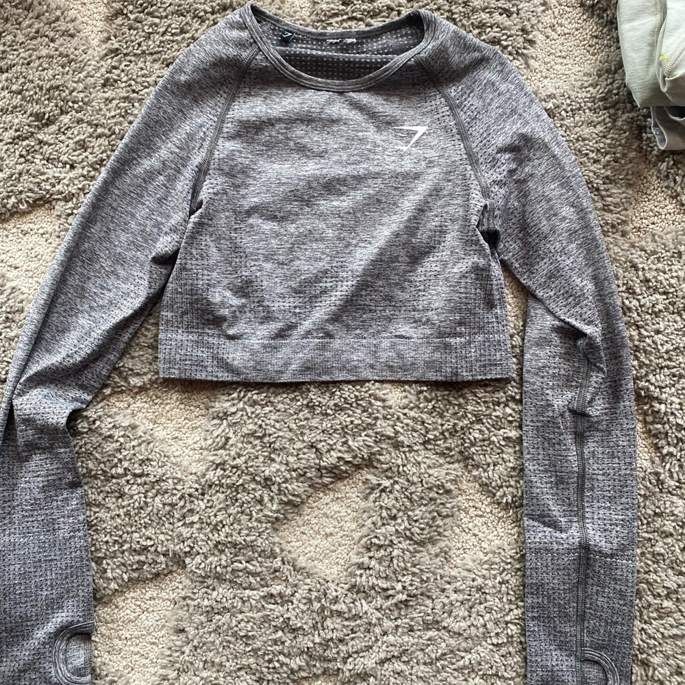 gray gymshark cropped long sleeve